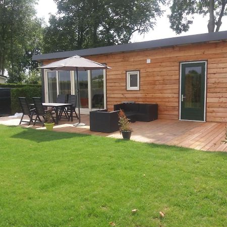 Luxe Bungalow Op Rustig Vakantiepark. Dronrijp Екстериор снимка