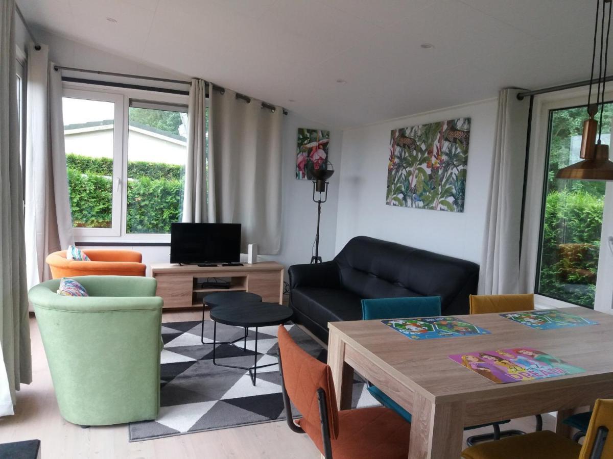 Luxe Bungalow Op Rustig Vakantiepark. Dronrijp Екстериор снимка